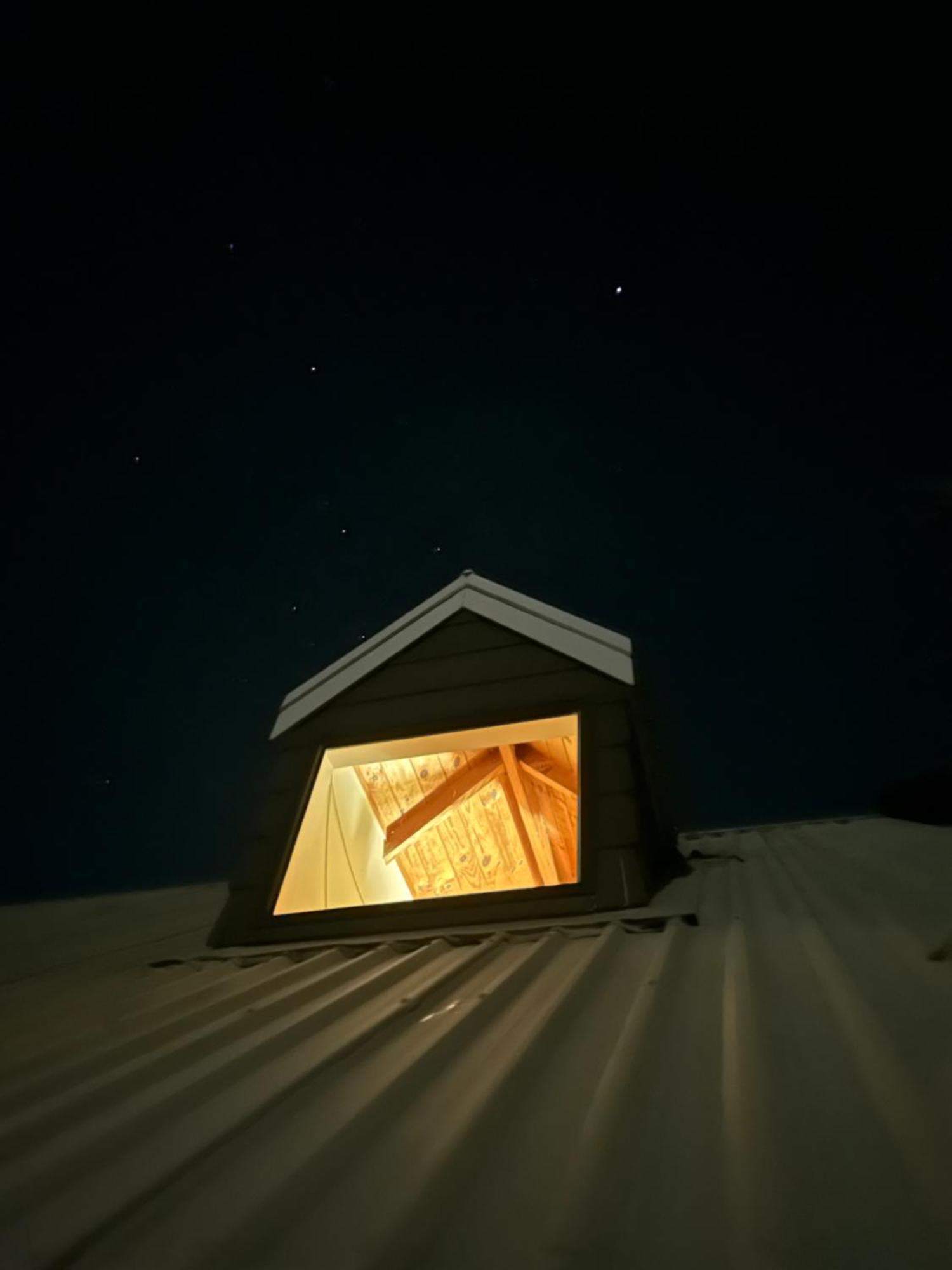 Whisper Cottage Onetangi Exterior photo